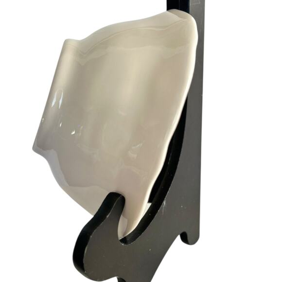 Bizzirri Ceramic Dinnerware Set of 4 Plates 2 Bowls - Picture 7 of 8